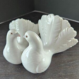 Lladro Porcelain Figurine "Two Doves" Retired 1971-1991